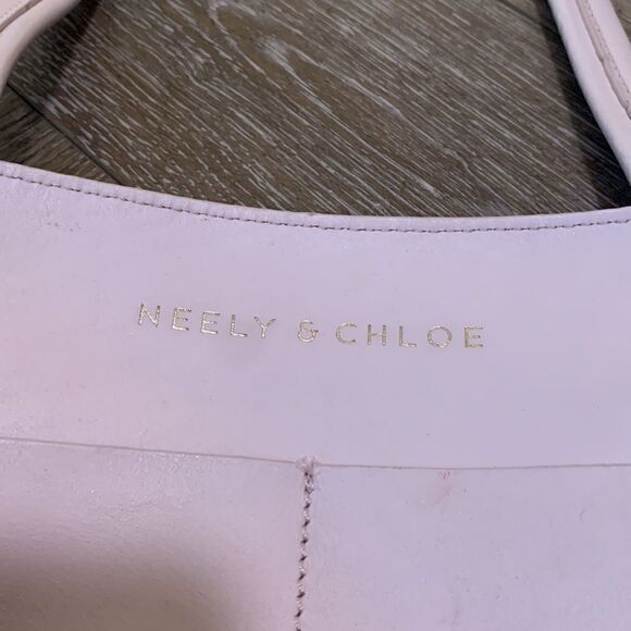 Neely & Chloe Tote - Picture 3 of 16